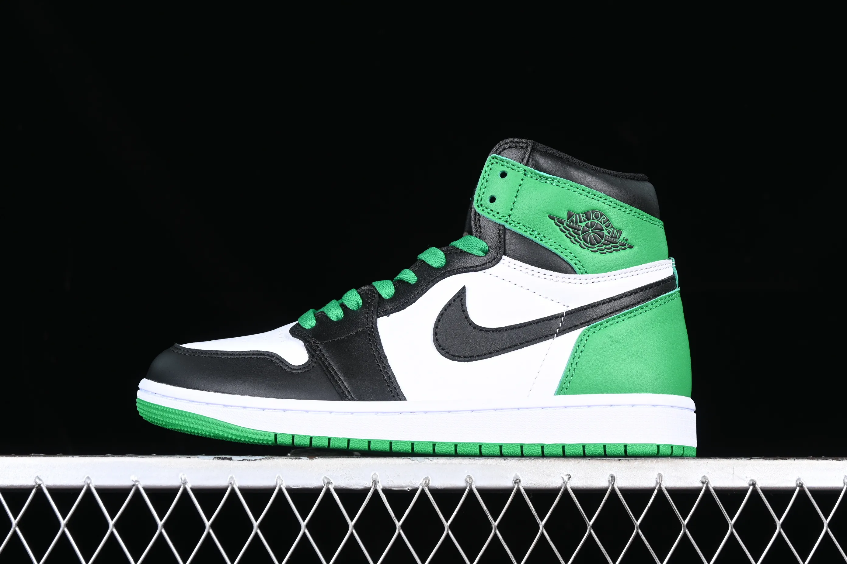 All categories Air Jordan Jordan series basketball shoes Air Jordan 1 High Pure original Air Jordan 1 High OG "Lucky Green" AJ1 Joe 1 Celtics black green toe DZ5485-031